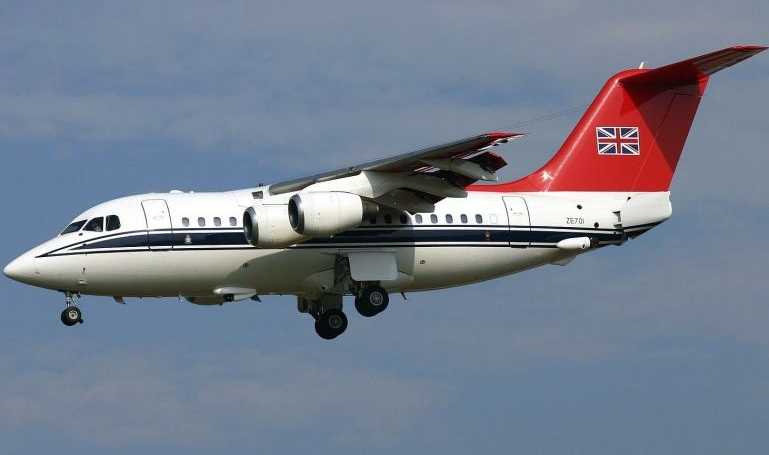 BRITISH AEROSPACE BAe-146-100 BRITISH AEROSPACE BAe-146-100 Statesman B461 aircraft photograph