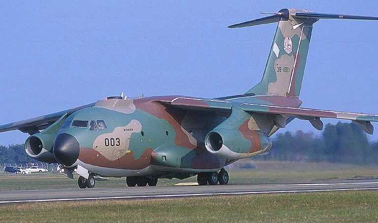 KAWASAKI C-1 KAWASAKI EC-1 C1 aircraft photograph