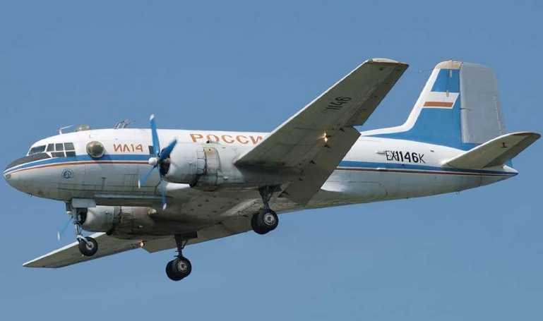 AVIA (2) Av-14 ILYUSHIN Il-14 VEB Il-14 IL14 aircraft photograph