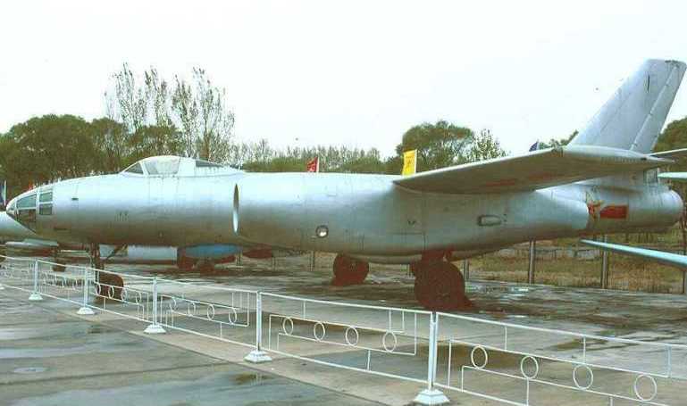 HARBIN H-5 HARBIN HJ-5 HARBIN HZ-5 ILYUSHIN Il-28 IL28 aircraft photograph