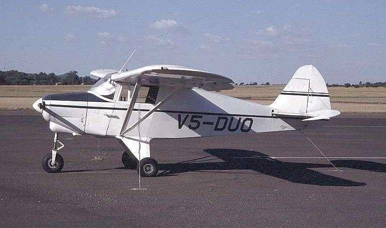 PIPER PA-22 Caribbean PIPER PA-22 Colt PIPER PA-22 Tri-Pacer PA22 aircraft photograph