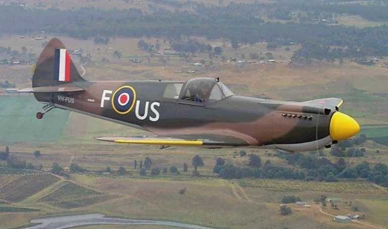 SUPERMARINE AIRCRAFT Spitfire Mk25 SUPERMARINE AIRCRAFT Spitfire Mk26 SASP aircraft photograph