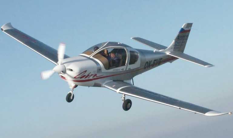 EVEKTOR VUT-100 Cobra VUT1 aircraft photograph